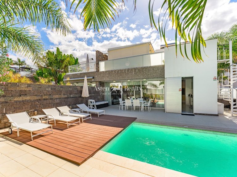 Villa for Sale in Playa Del Duque, Tenerife 4