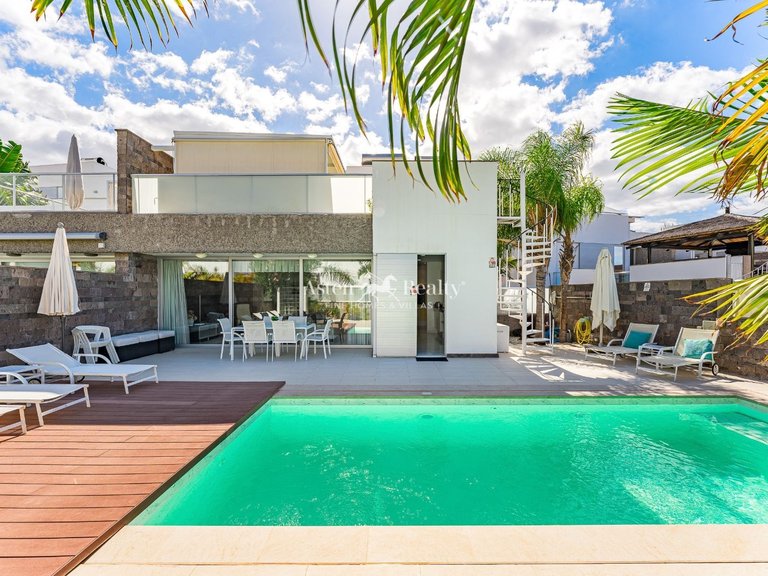 Villa for Sale in Playa Del Duque, Tenerife 5