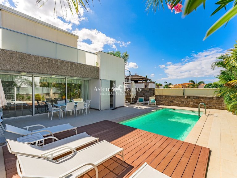 Villa for Sale in Playa Del Duque, Tenerife 7