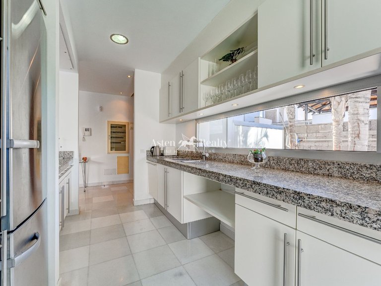 Villa for Sale in Playa Del Duque, Tenerife 13