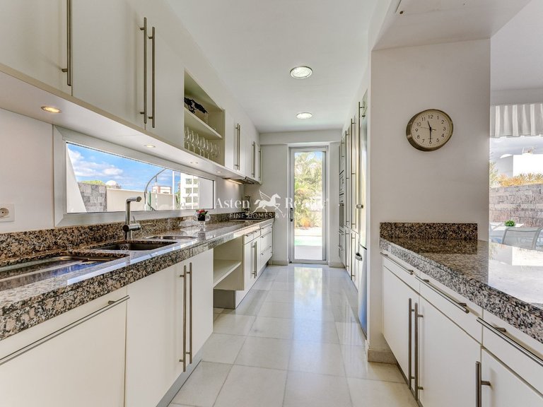 Villa for Sale in Playa Del Duque, Tenerife 12