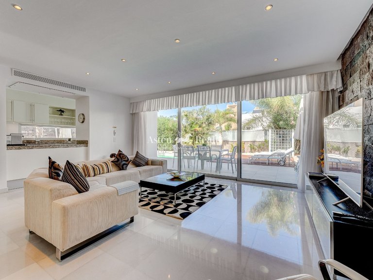 Villa for Sale in Playa Del Duque, Tenerife 16