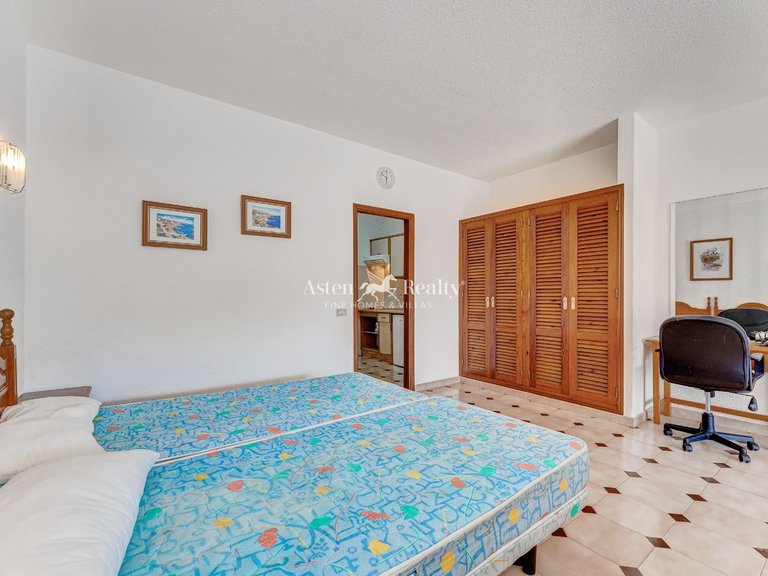 Apartment for Sale in San Eugenio Alto, Tenerife 11