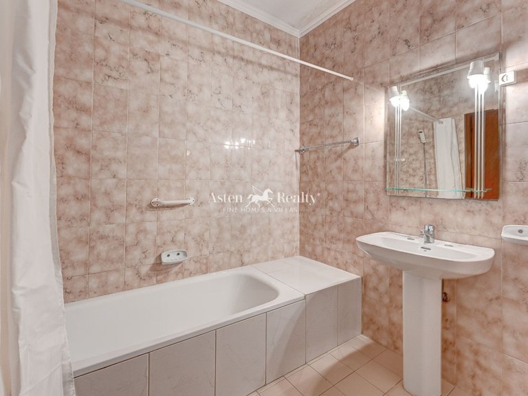 Apartment for Sale in San Eugenio Alto, Tenerife 15