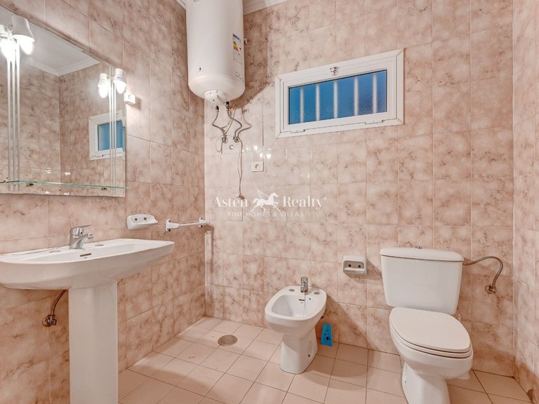 Apartment for Sale in San Eugenio Alto, Tenerife 16