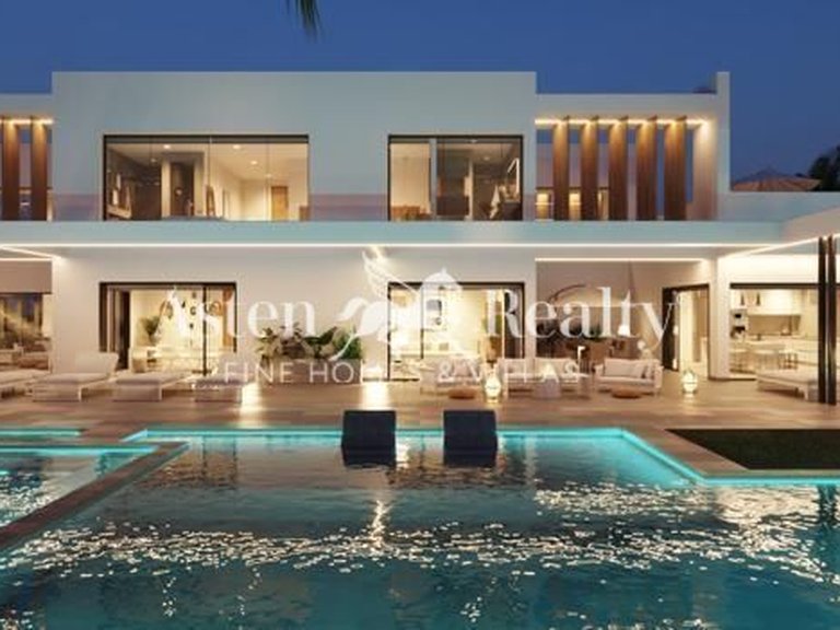 Villa for Sale in La Caleta, Tenerife 1