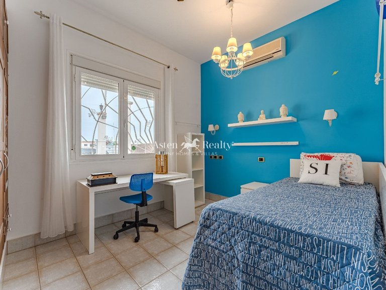 Villa for Sale in Las Galletas, Tenerife 10