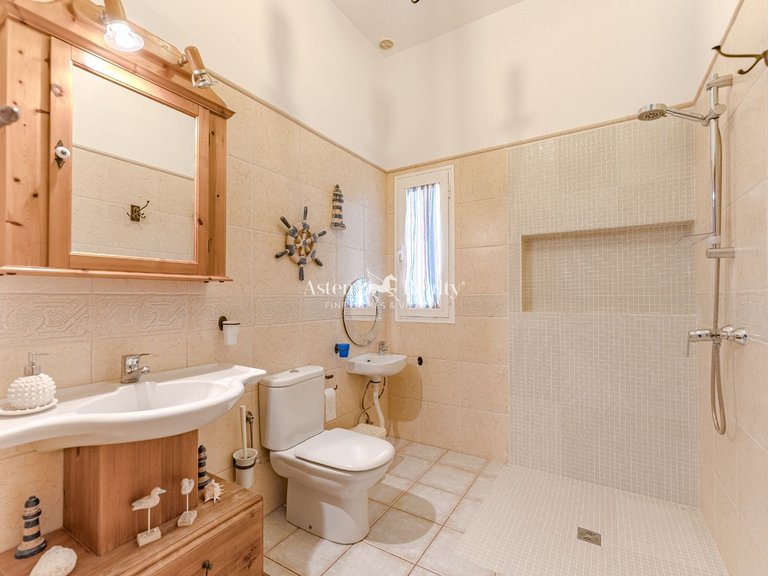Villa for Sale in Las Galletas, Tenerife 12