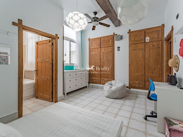 Villa for Sale in Las Galletas, Tenerife 14