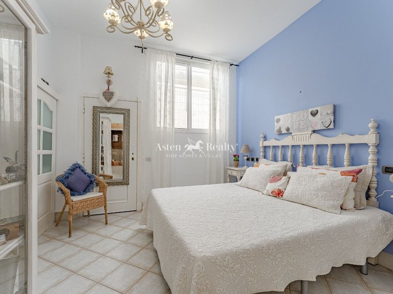 Villa for Sale in Las Galletas, Tenerife 17