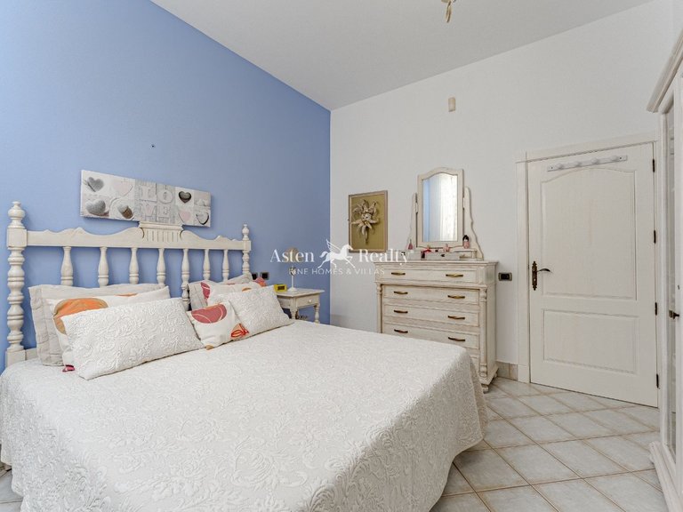 Villa for Sale in Las Galletas, Tenerife 18