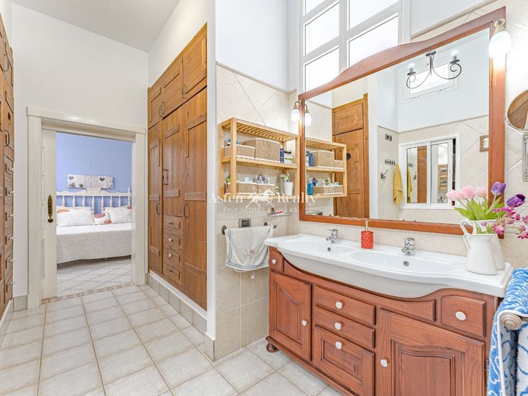 Villa for Sale in Las Galletas, Tenerife 22