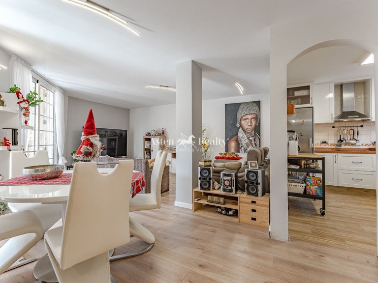 Villa for Sale in San Eugenio Alto, Tenerife 17