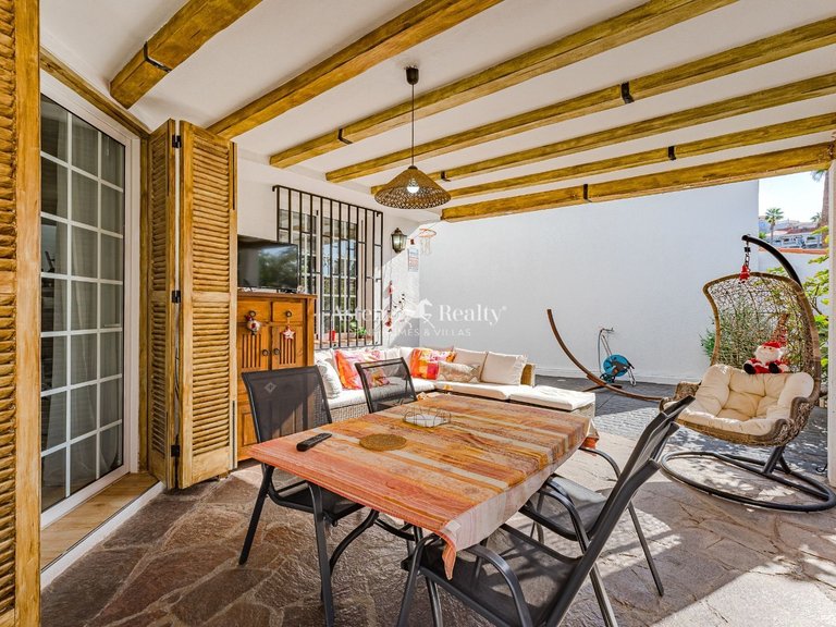 Villa for Sale in San Eugenio Alto, Tenerife 22