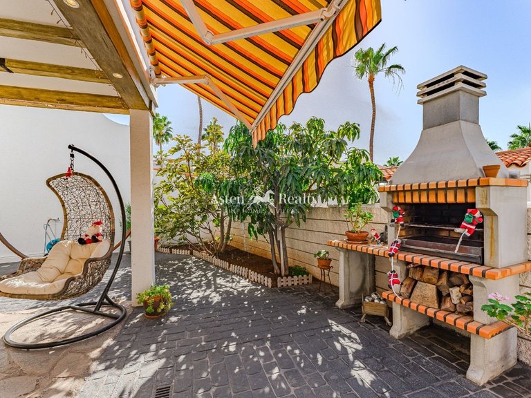 Villa for Sale in San Eugenio Alto, Tenerife 23