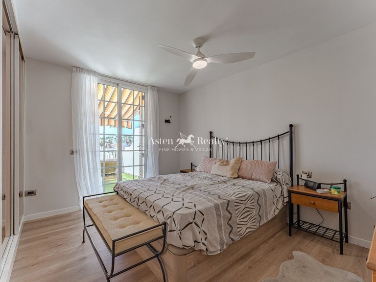 Villa for Sale in San Eugenio Alto, Tenerife 6