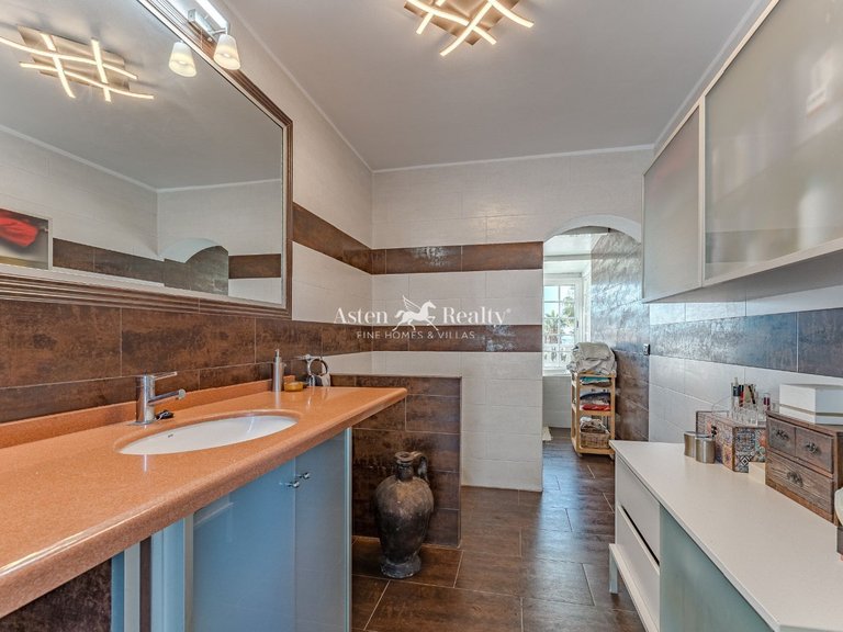 Villa for Sale in San Eugenio Alto, Tenerife 10