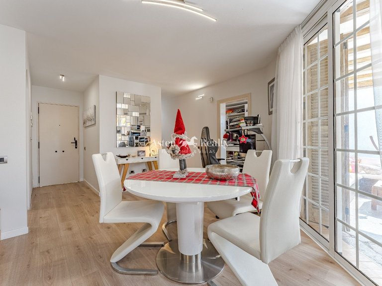 Villa for Sale in San Eugenio Alto, Tenerife 16