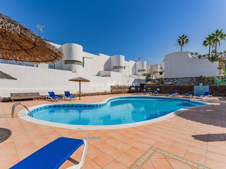 Villa for Sale in San Eugenio Alto, Tenerife 25