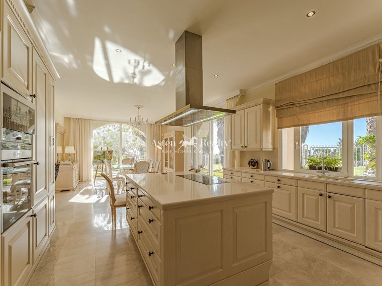 Villa for Sale in La Caleta, Tenerife 14