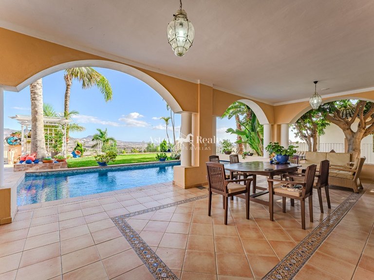 Villa for Sale in La Caleta, Tenerife 2