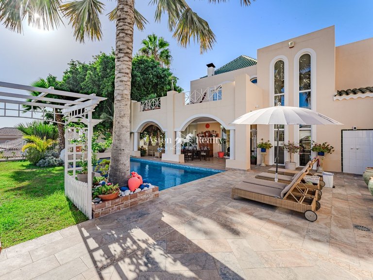 Villa for Sale in La Caleta, Tenerife 5