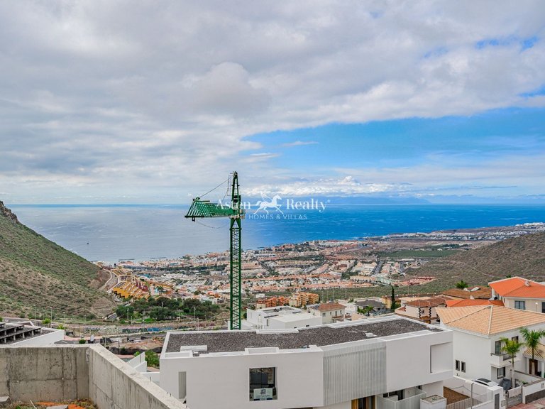 Villa for Sale in Torviscas Alto, Tenerife 11