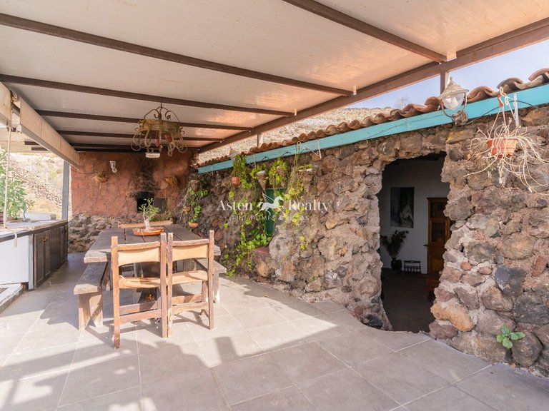Villa for Sale in Guia De Isora, Tenerife 16
