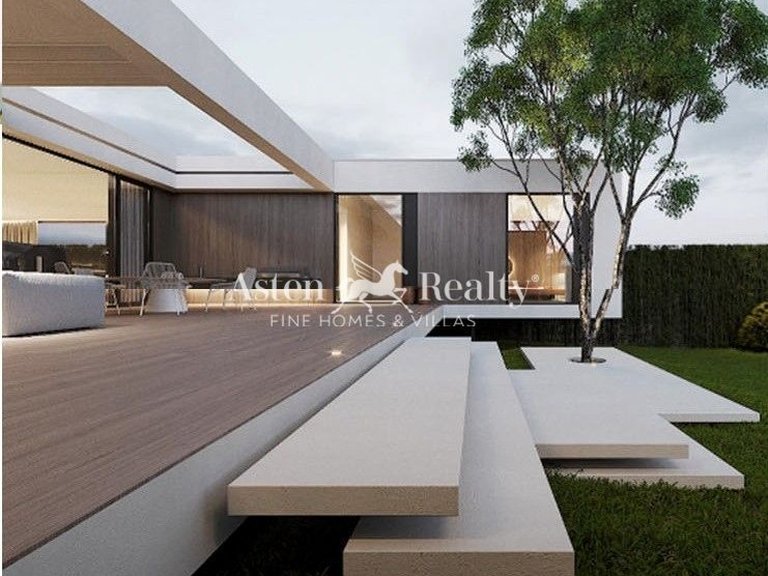 Villa for Sale in Golf Del Sur, Tenerife 1