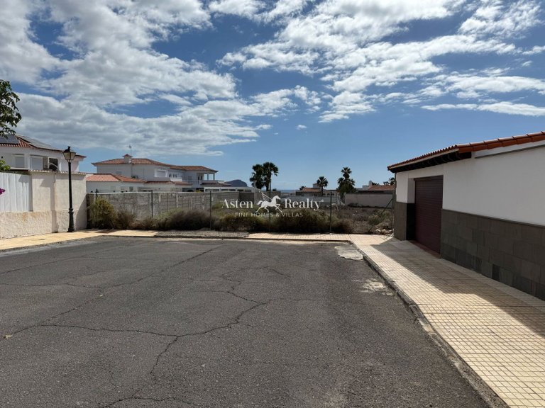 Villa for Sale in Golf Del Sur, Tenerife 2