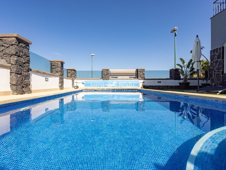 Villa for Sale in Puerto De La Cruz, Tenerife 4