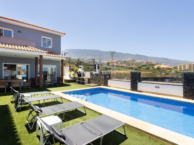 Villa for Sale in Puerto De La Cruz, Tenerife 5