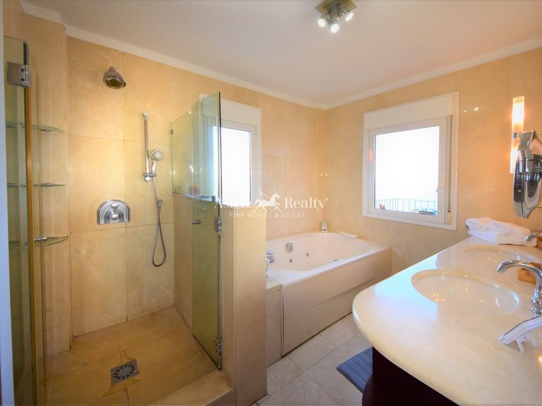 Villa for Sale in Puerto De La Cruz, Tenerife 29