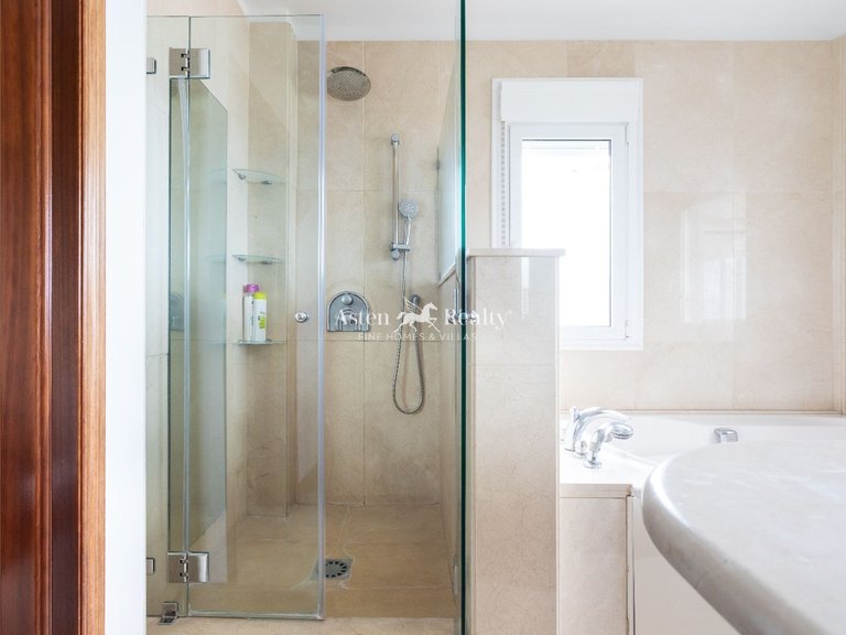 Villa for Sale in Puerto De La Cruz, Tenerife 32