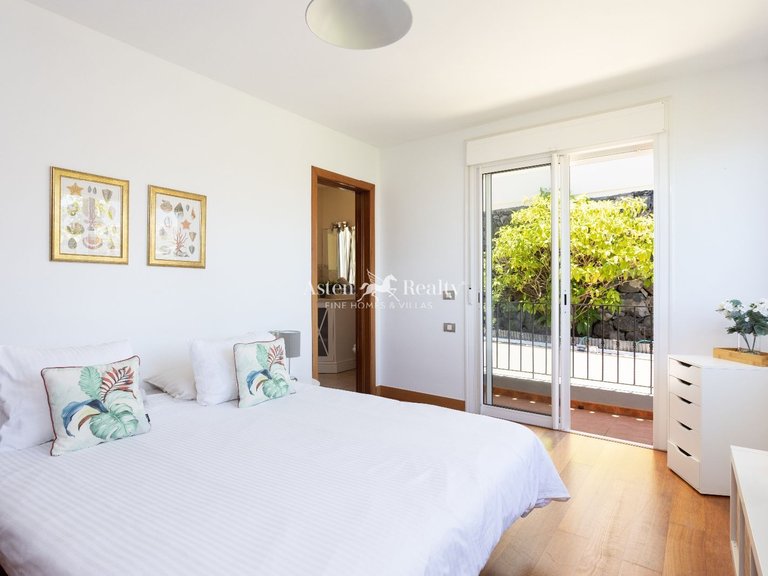 Villa for Sale in Puerto De La Cruz, Tenerife 38