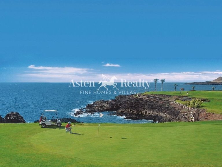 Penthouse for Sale in Amarilla Golf, Tenerife 10