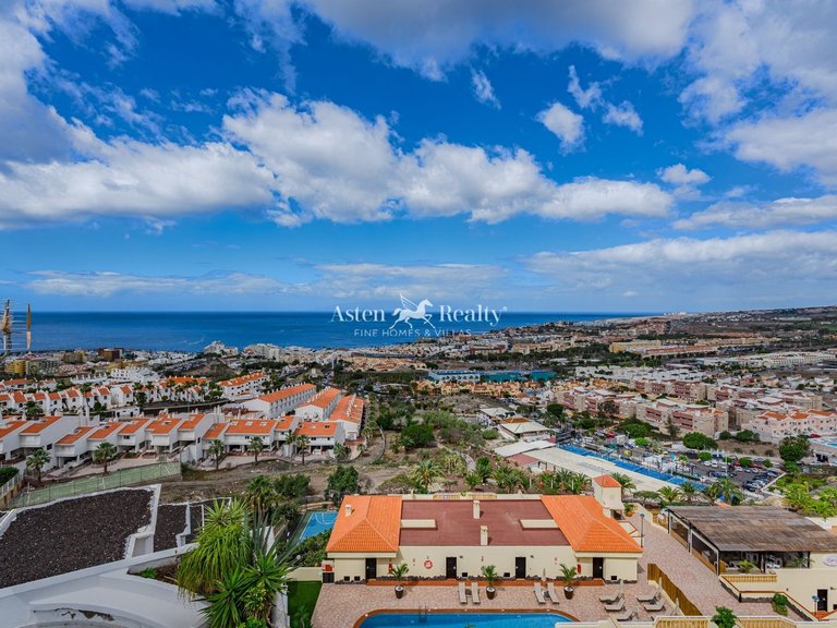 Villa for Sale in Torviscas Alto, Tenerife 1