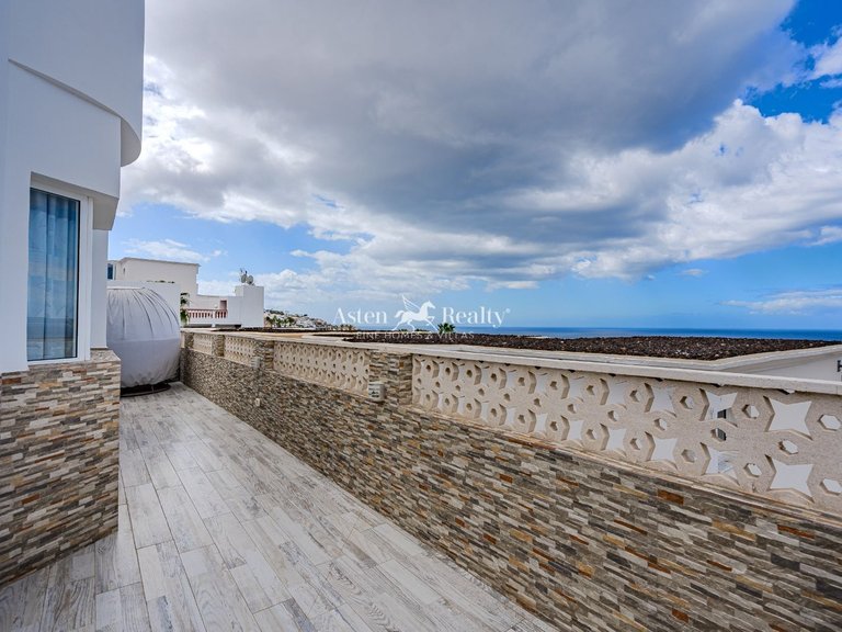 Villa for Sale in Torviscas Alto, Tenerife 5