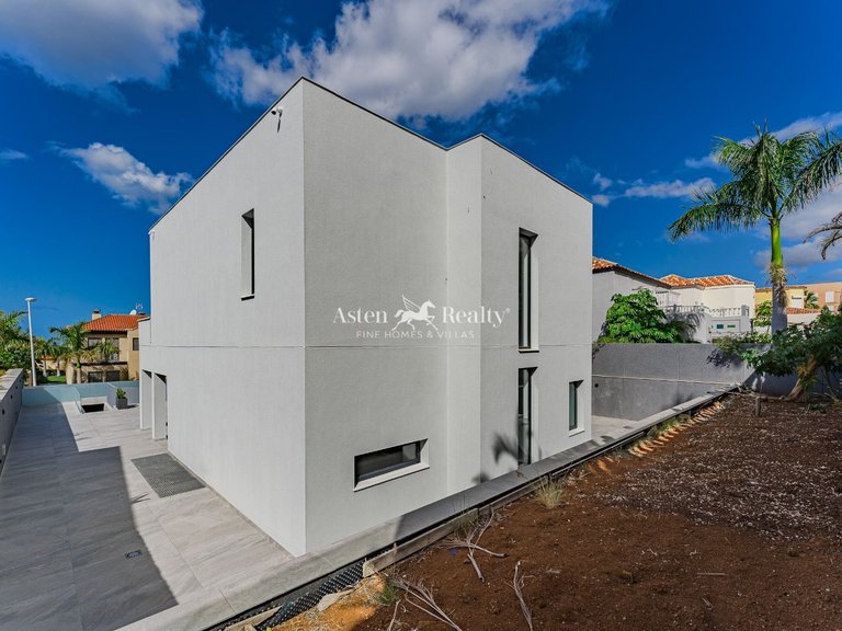 Villa for Sale in Torviscas Alto, Tenerife 38