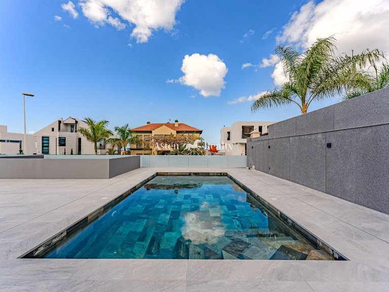 Villa for Sale in Torviscas Alto, Tenerife 3