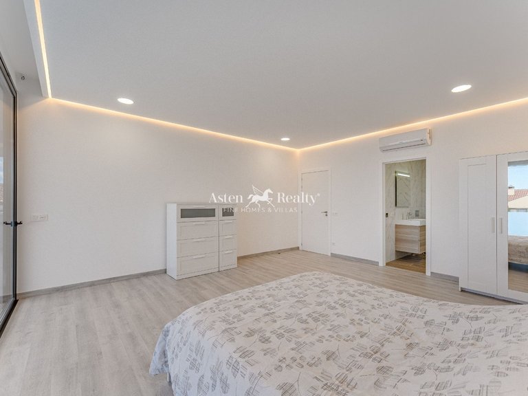 Villa for Sale in Torviscas Alto, Tenerife 17