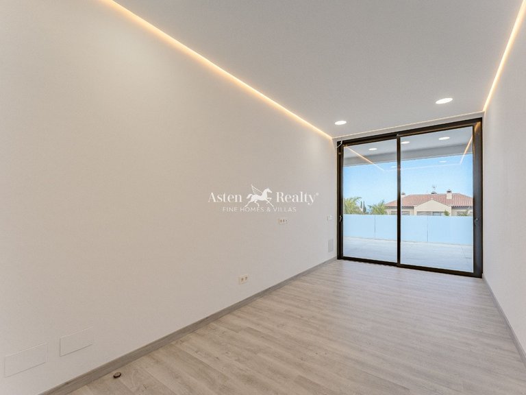 Villa for Sale in Torviscas Alto, Tenerife 26