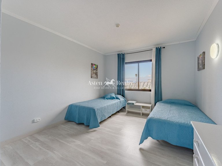 Apartment for Sale in Playa Paraíso, Tenerife 11