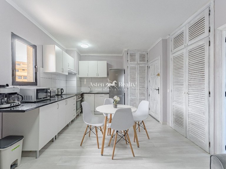 Apartment for Sale in Playa Paraíso, Tenerife 3