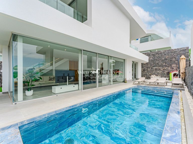 Villa for Sale in Callao Salvaje, Tenerife 2