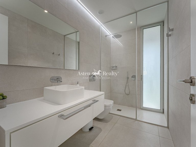 Villa for Sale in Callao Salvaje, Tenerife 17