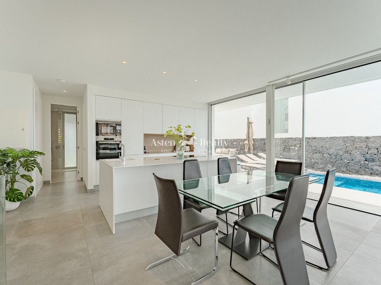 Villa for Sale in Callao Salvaje, Tenerife 10