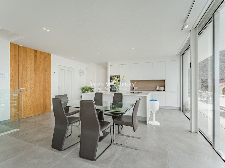 Villa for Sale in Callao Salvaje, Tenerife 9