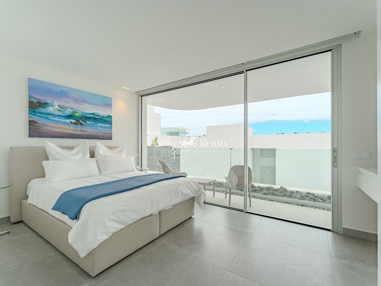 Villa for Sale in Callao Salvaje, Tenerife 24