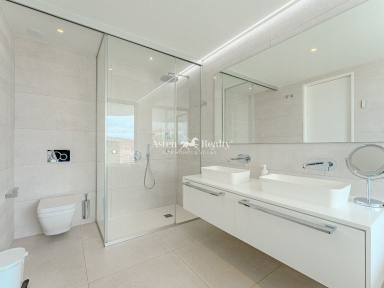 Villa for Sale in Callao Salvaje, Tenerife 31